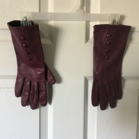 Leather Gloves - Picture 1 of 4